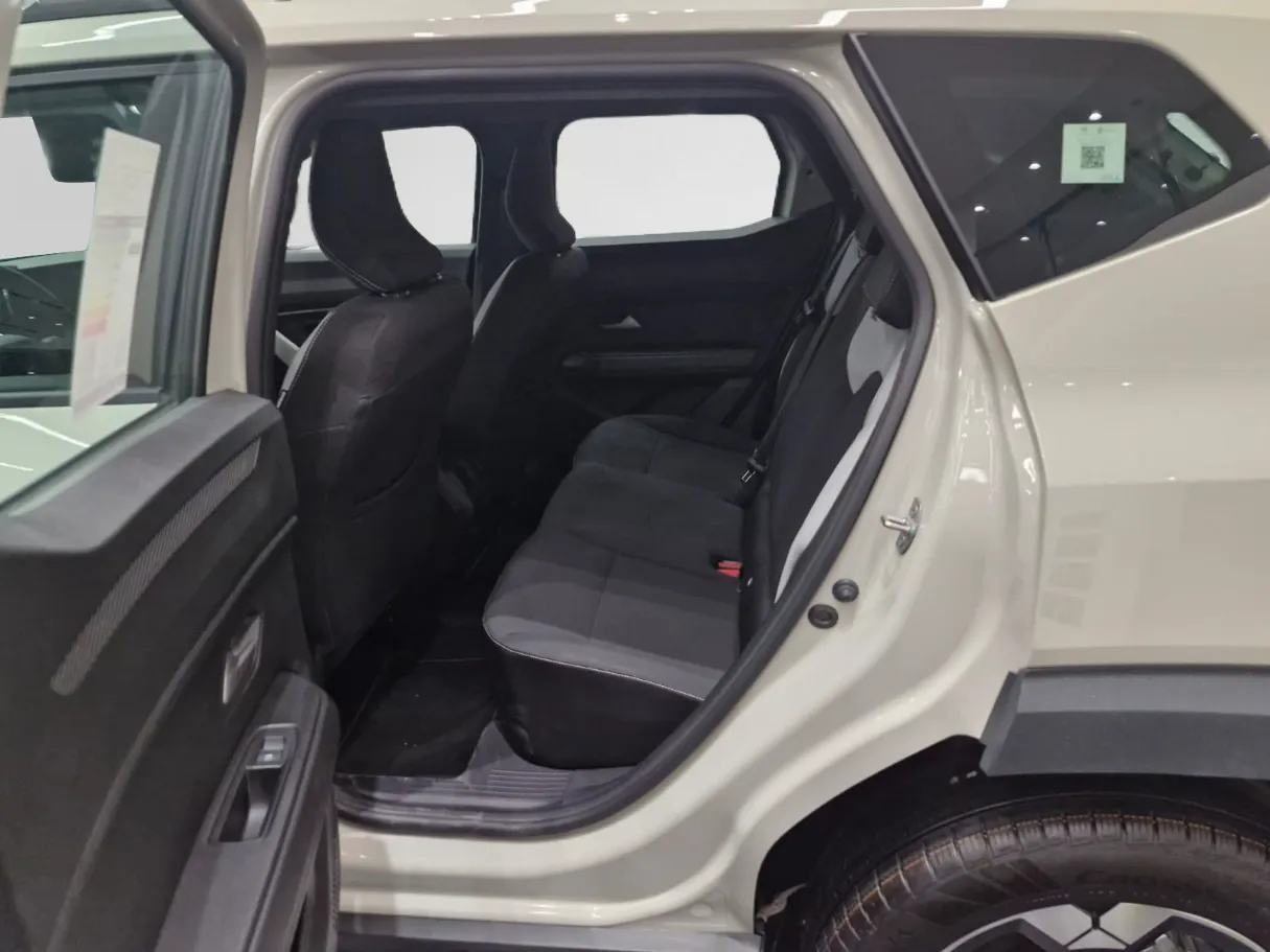 renault duster IMAGE