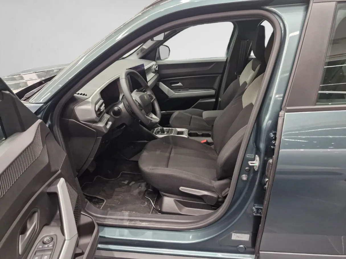 renault duster IMAGE