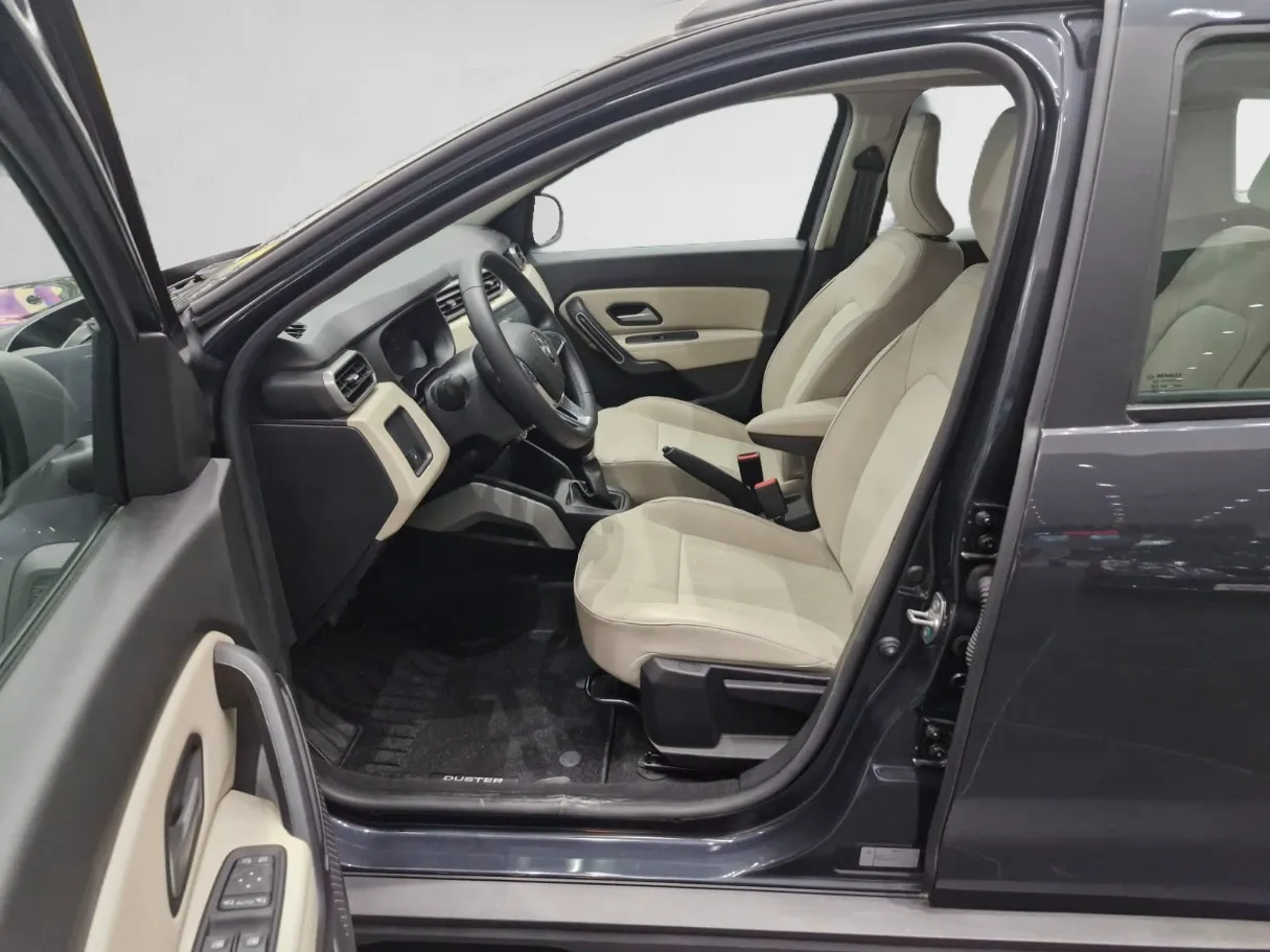 renault duster IMAGE