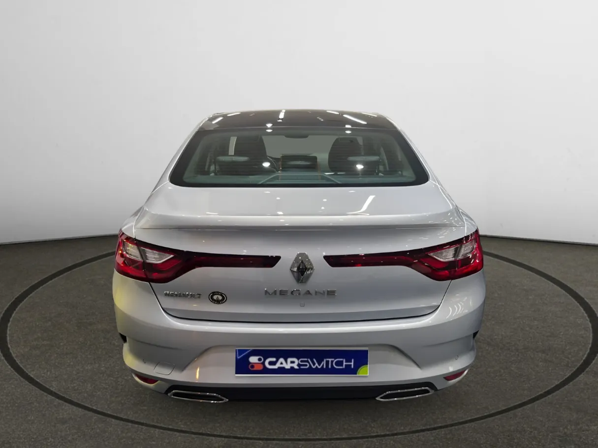 renault megane IMAGE