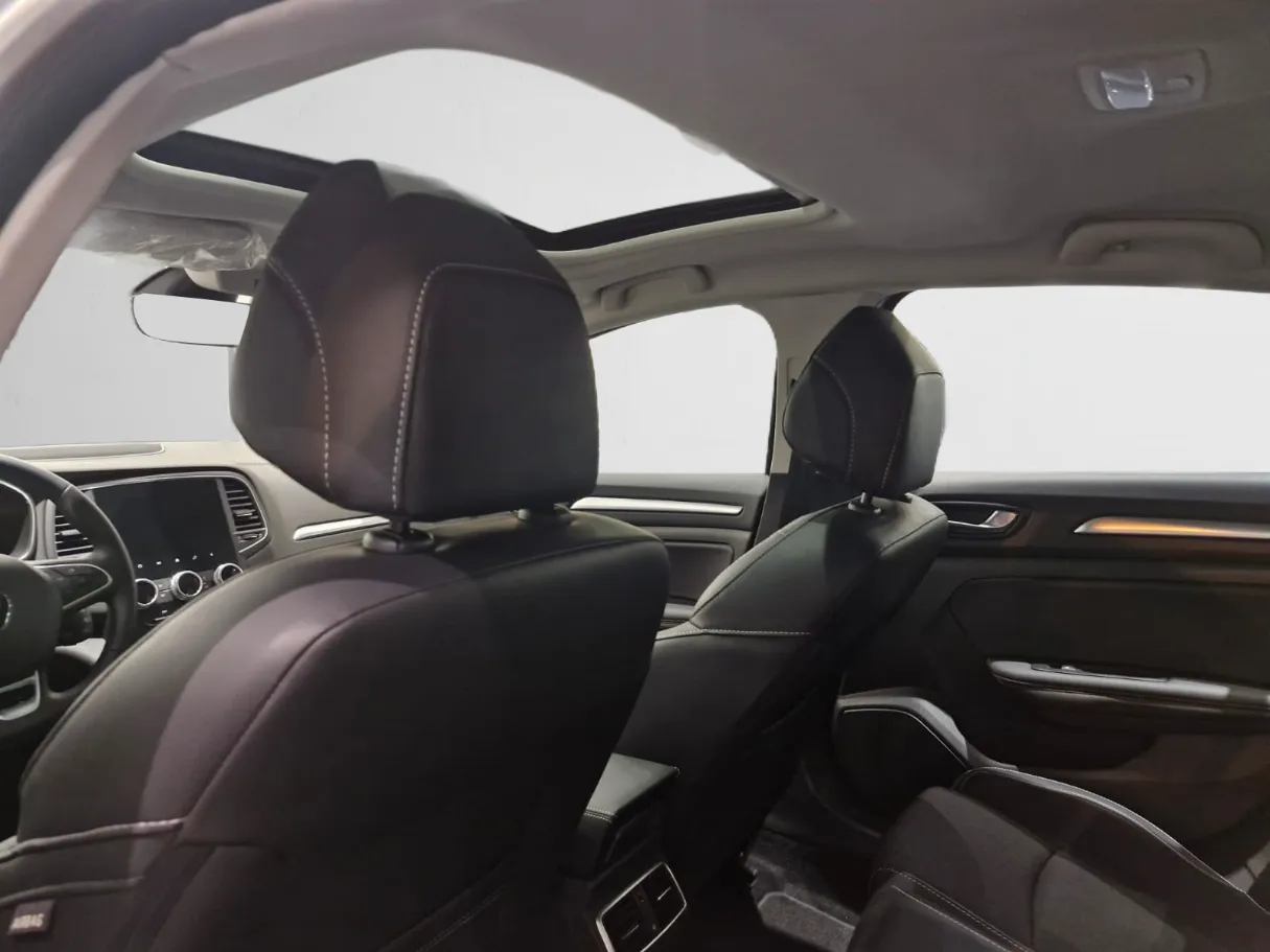 renault megane IMAGE