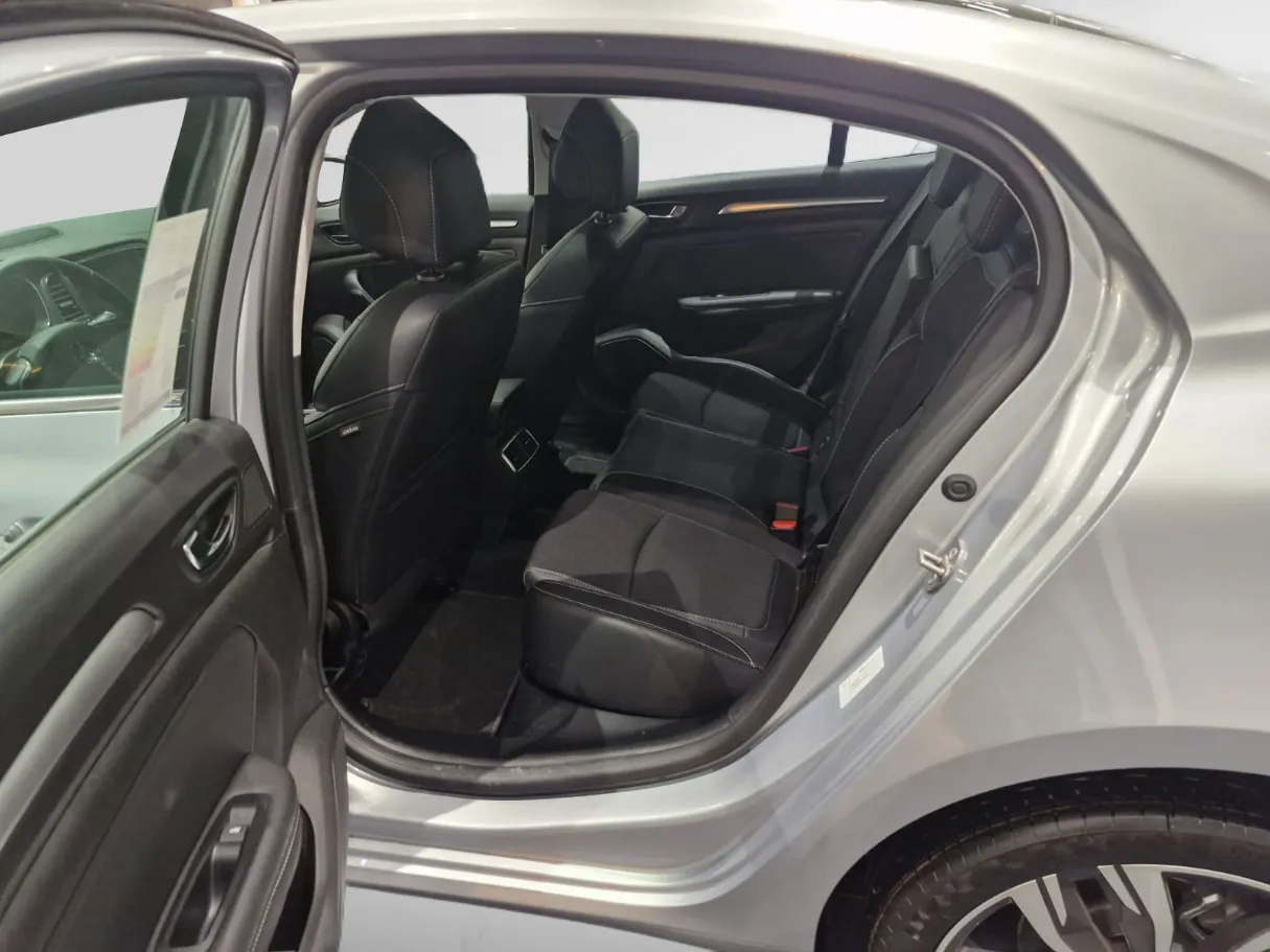 renault megane IMAGE