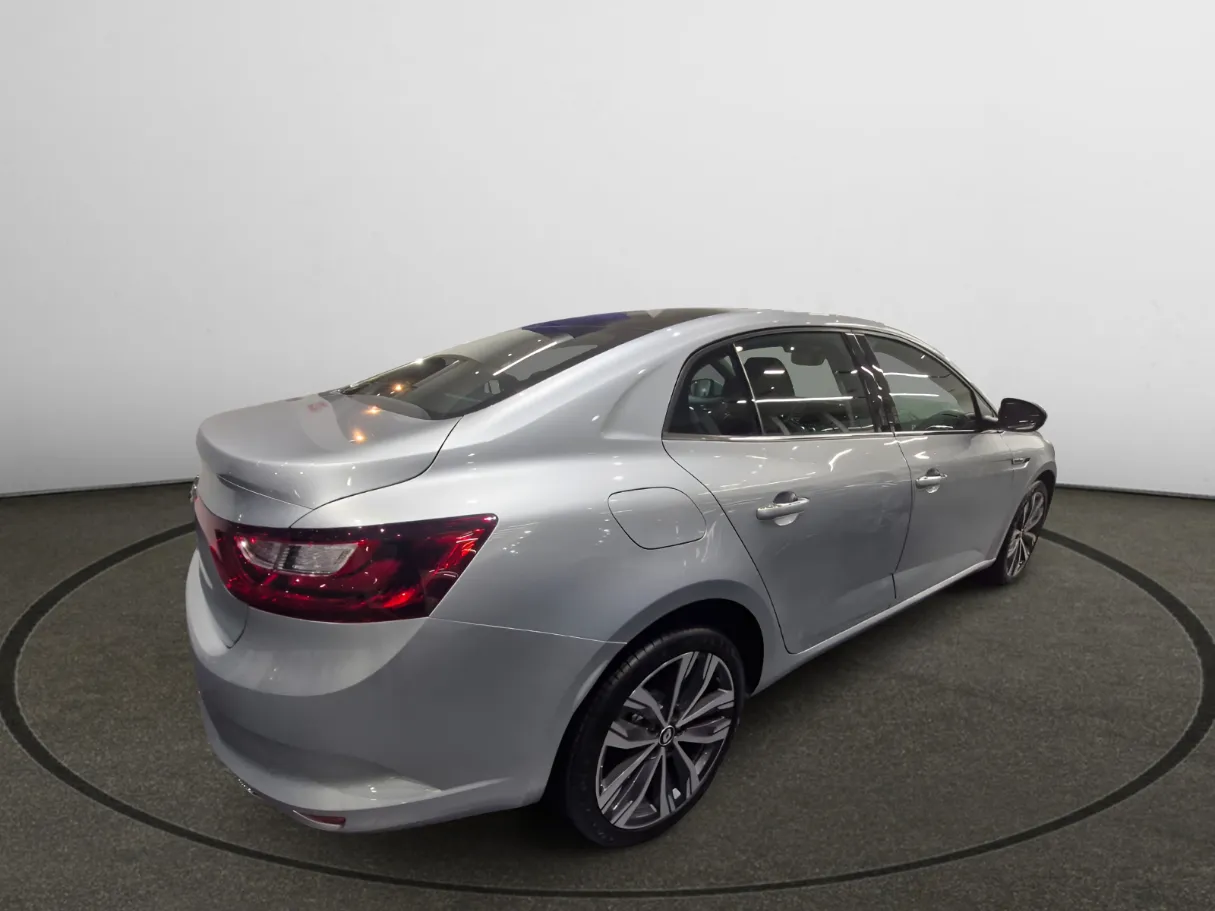 renault megane IMAGE