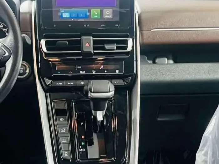 toyota innova IMAGE