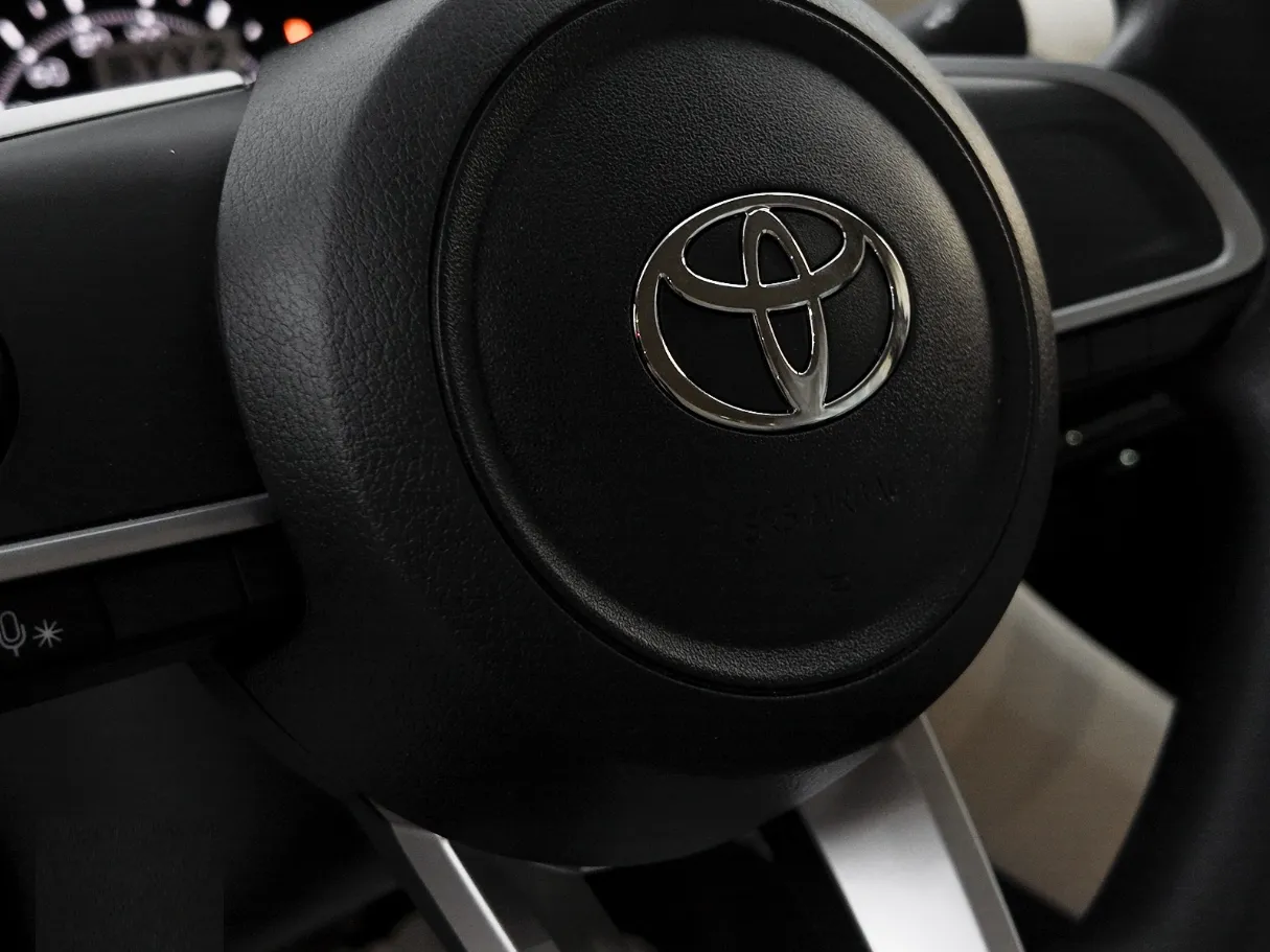 toyota yaris IMAGE