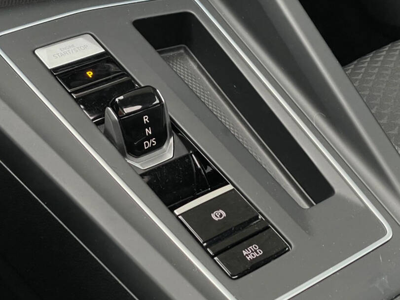 volkswagen golf IMAGE