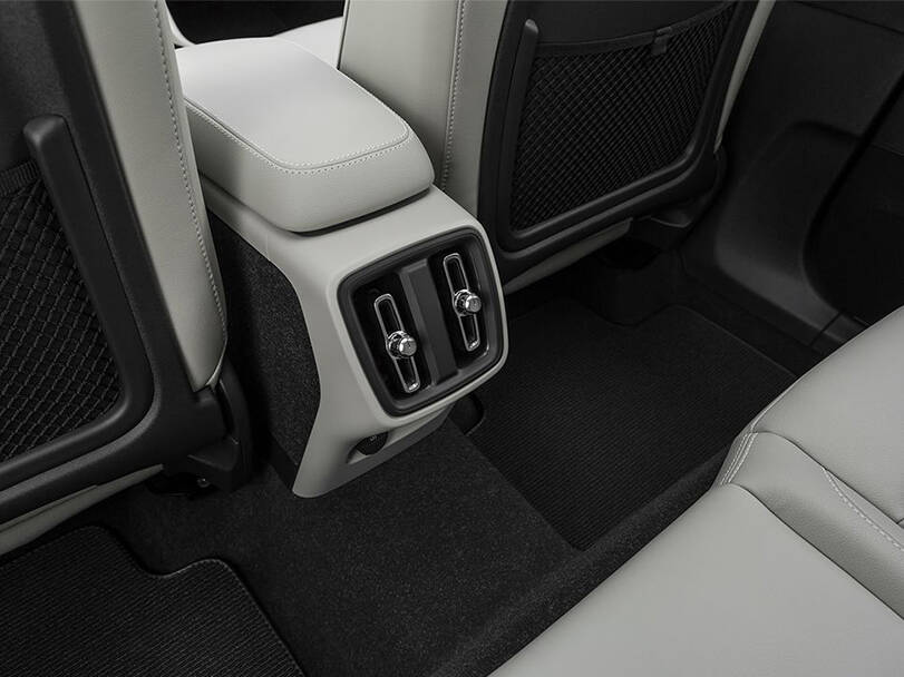 makes.volvo models.c40 IMAGE