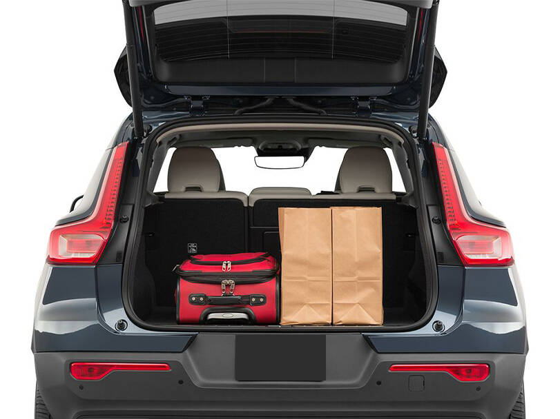 makes.volvo models.xc40 IMAGE