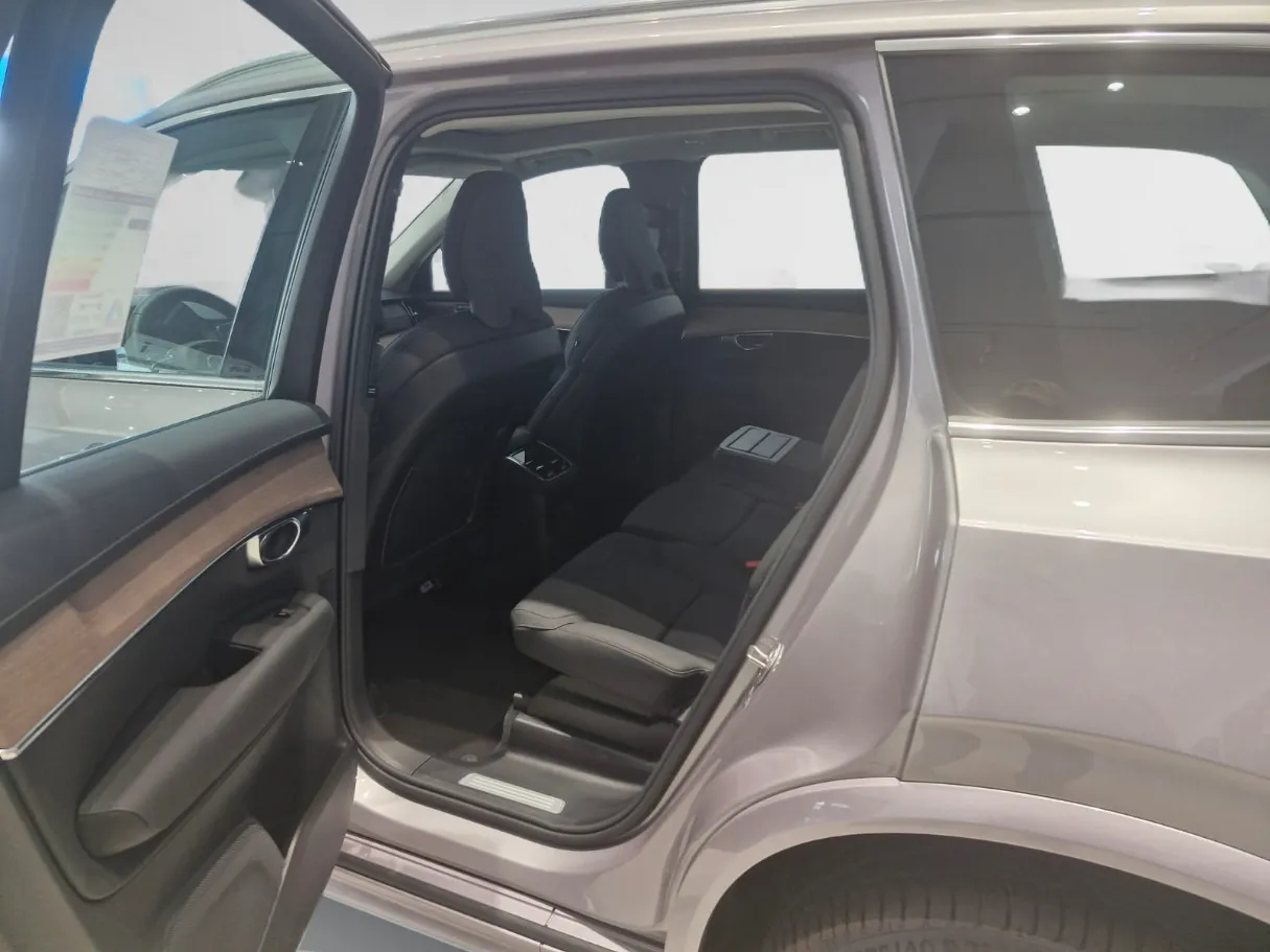 volvo xc90 IMAGE
