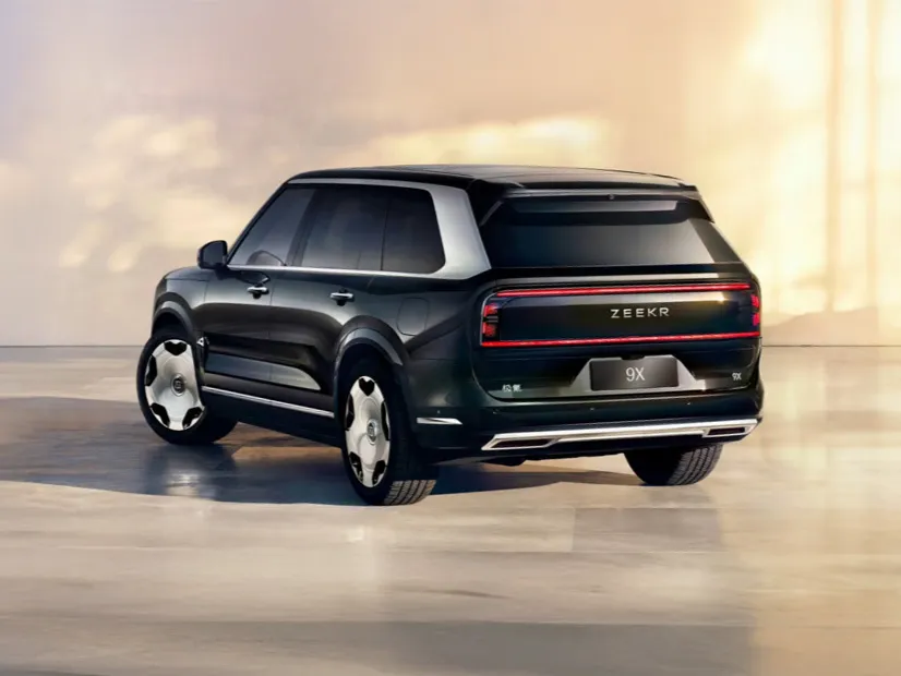 makes.zeekr models.9x IMAGE