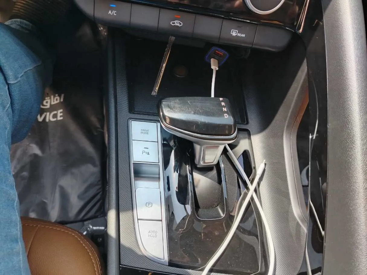 Car image 24
