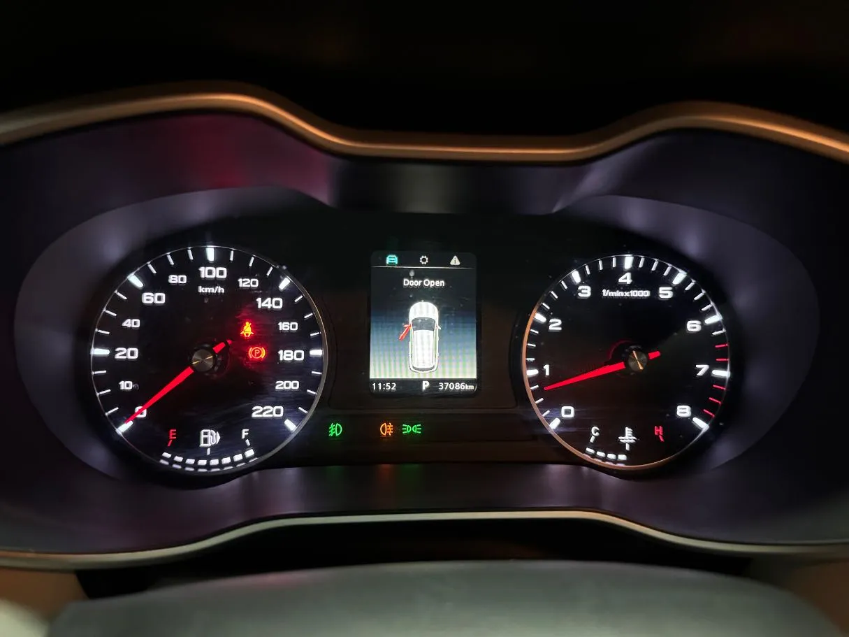 Car image 19