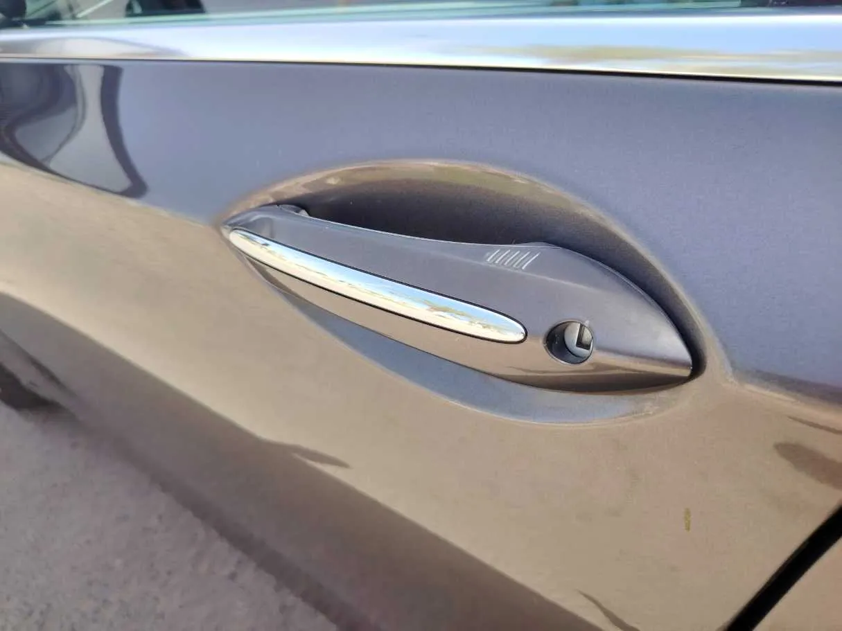 Car image 26