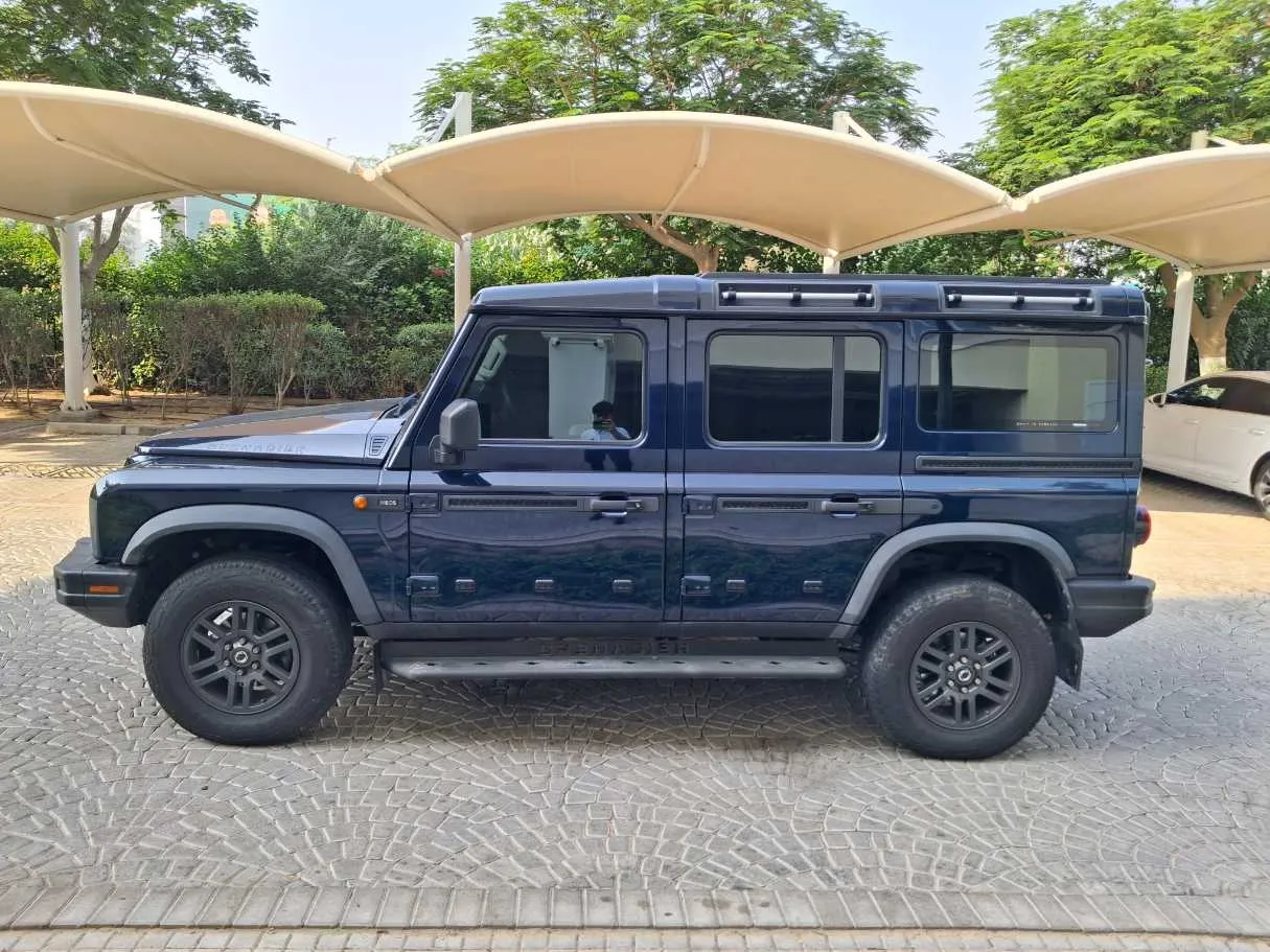 Car image 4
