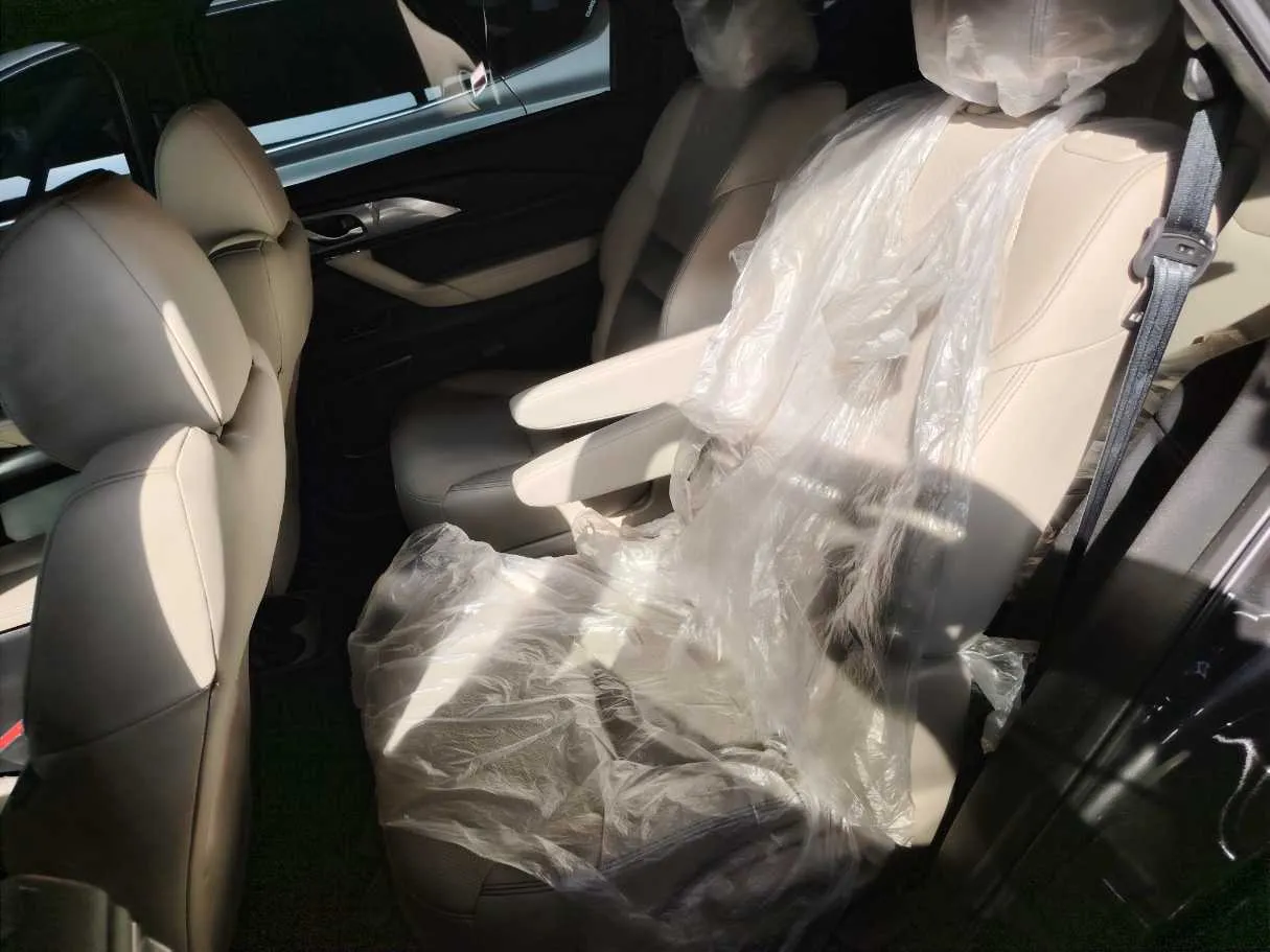Car image 24