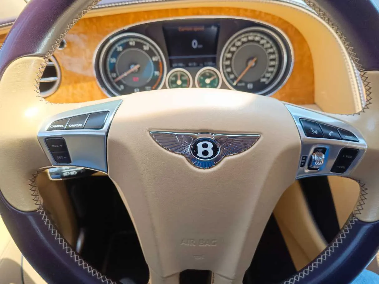 Car image 27
