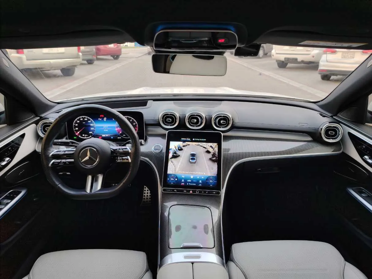 Car image 19