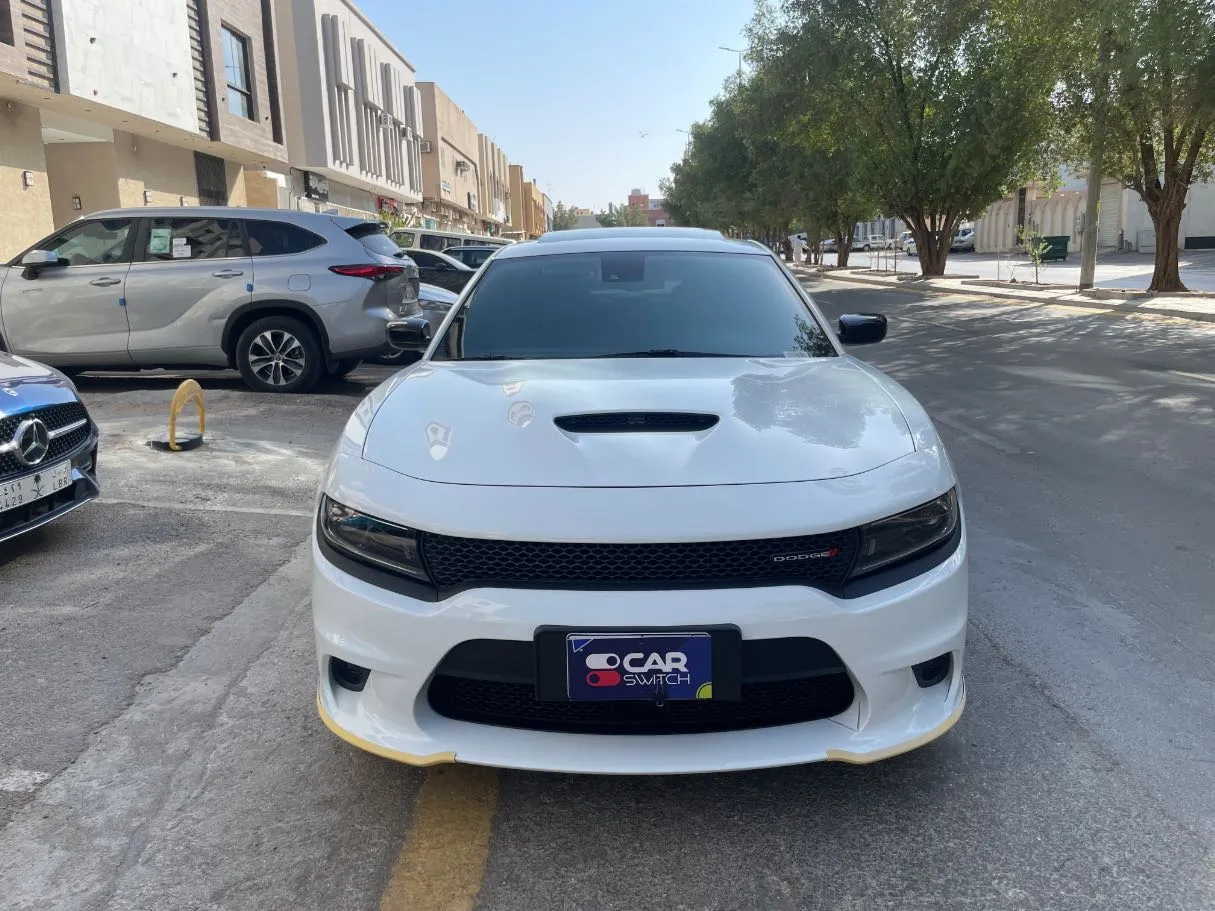 Car image 2
