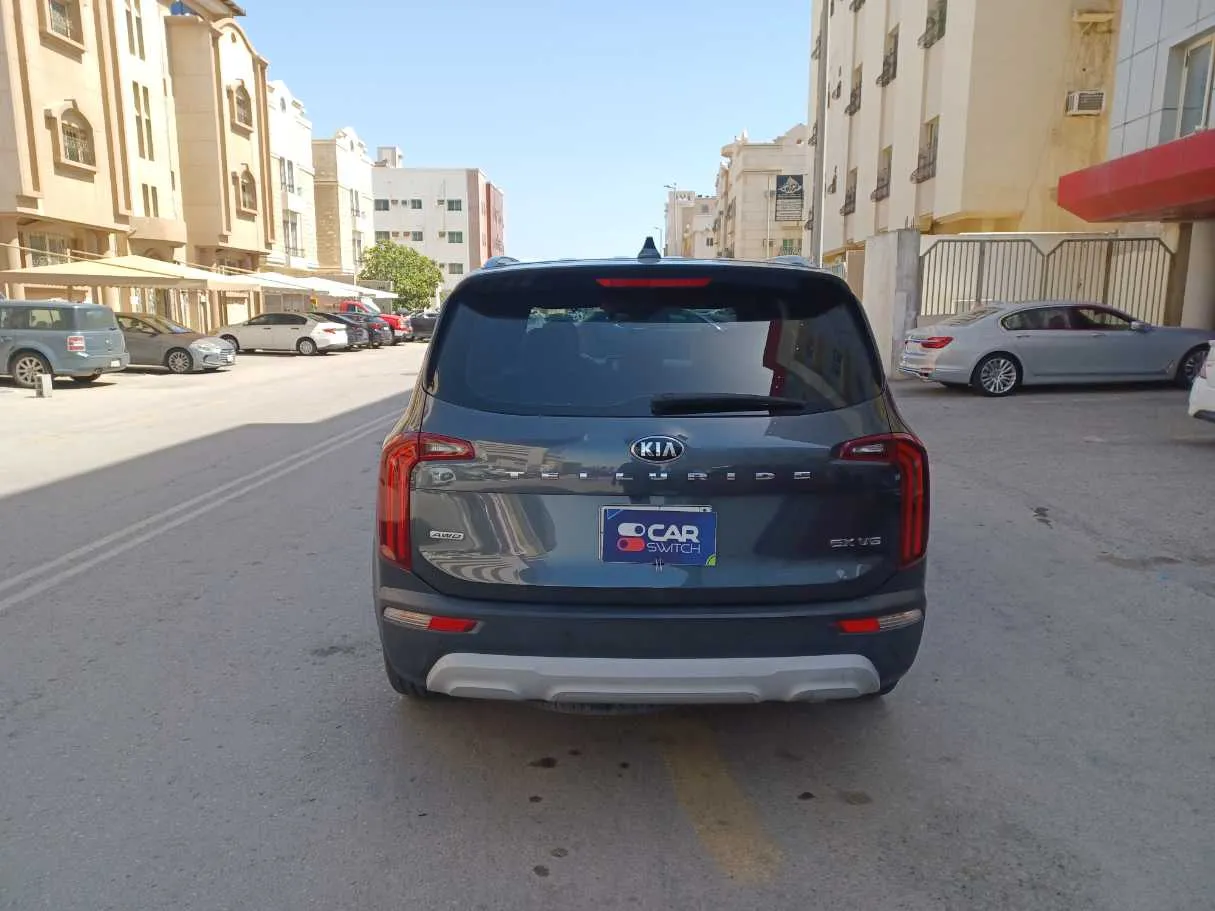 Car image 6