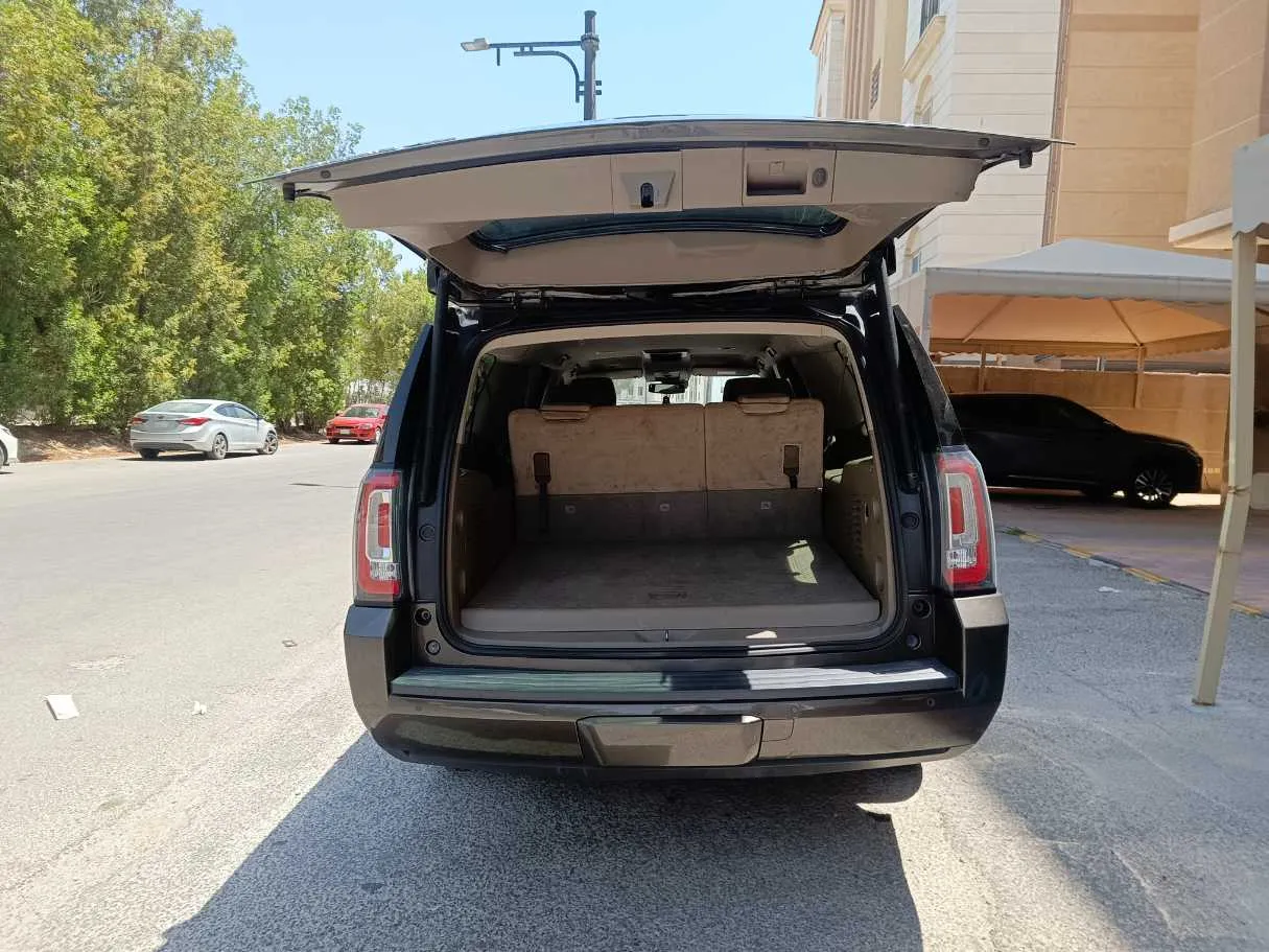 Car image 26