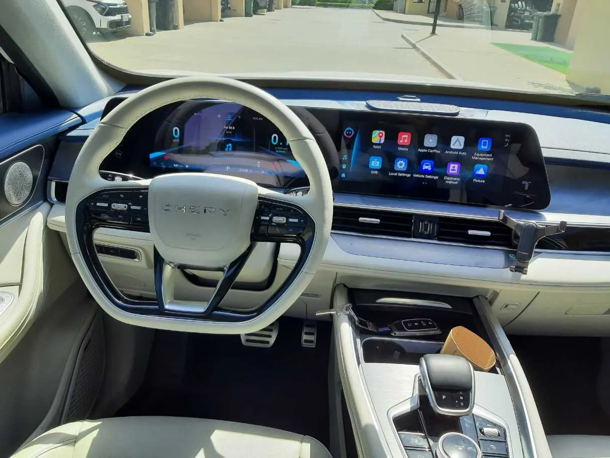 Car image 14