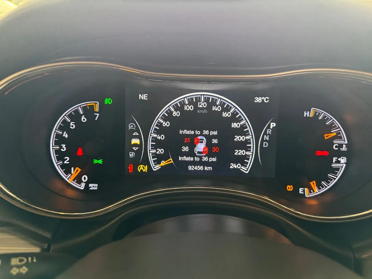 Car image 16