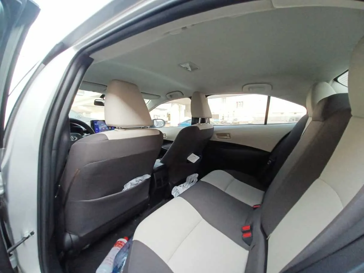 Car image 11