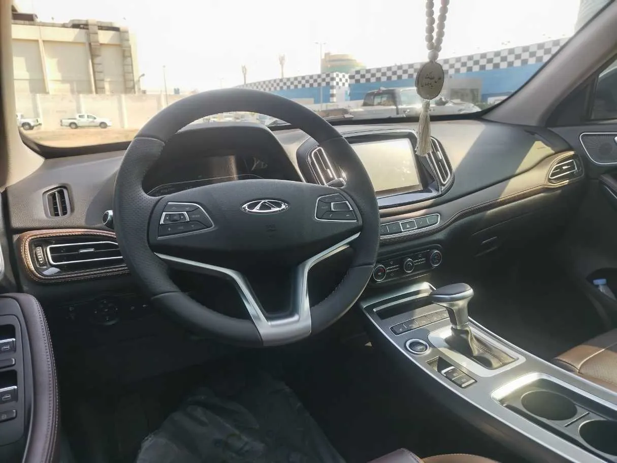 Car image 25