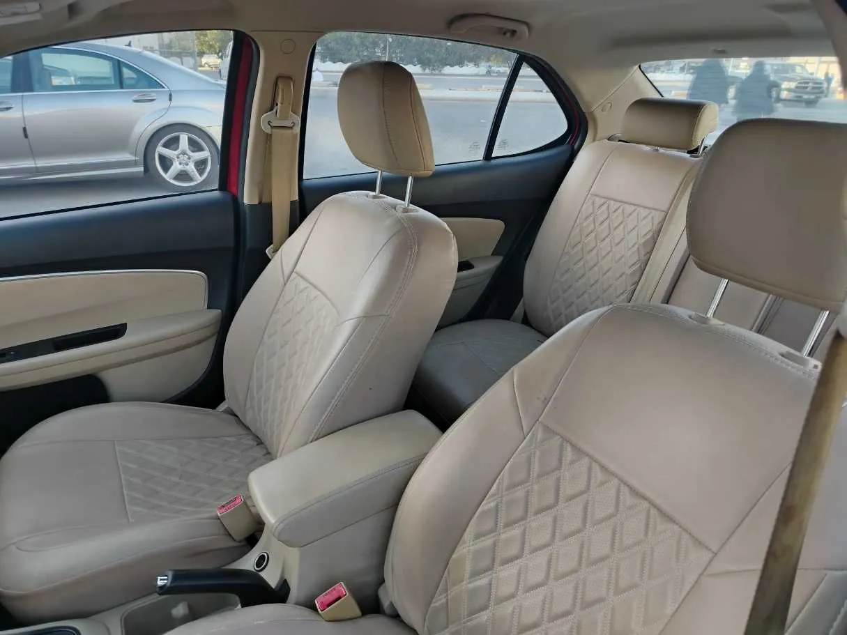 Car image 15