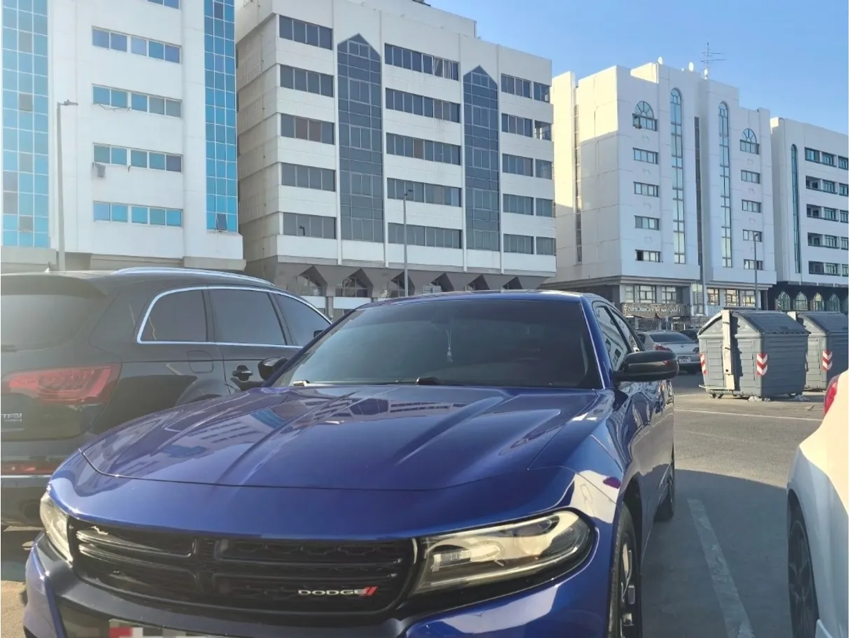 Car image 2