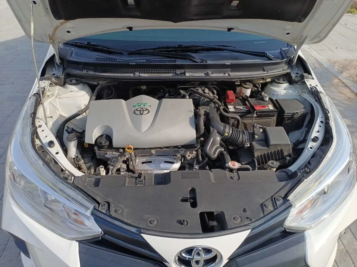 Car image 19