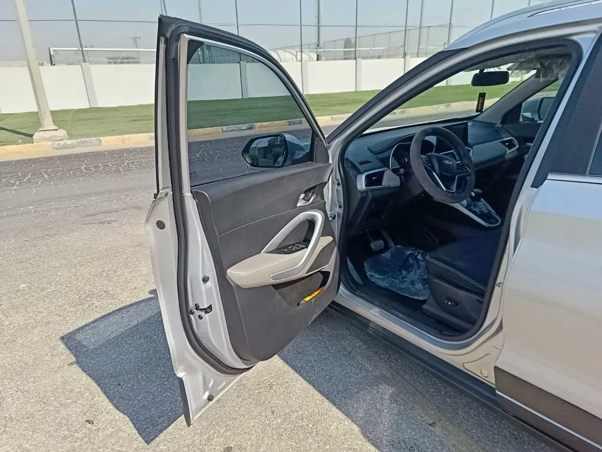 Car image 11