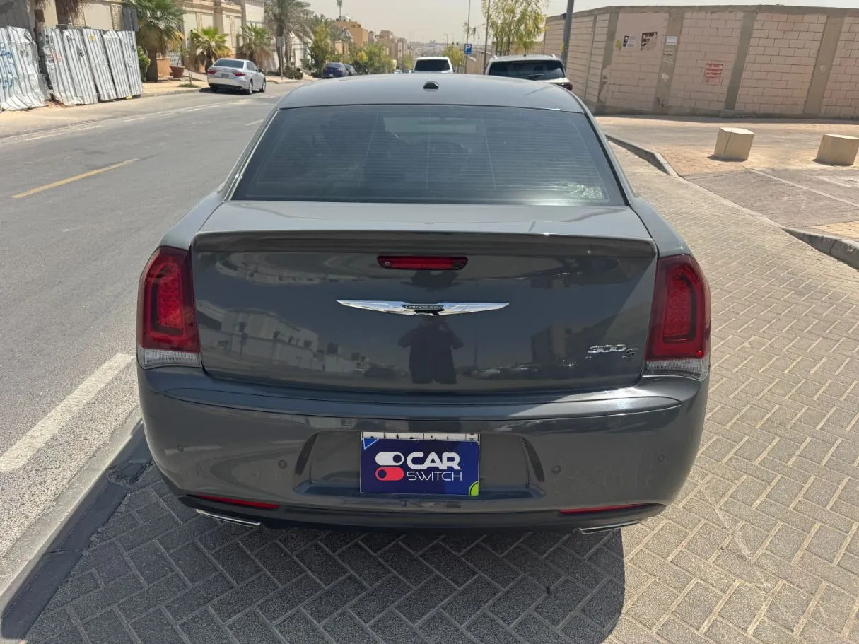Car image 6