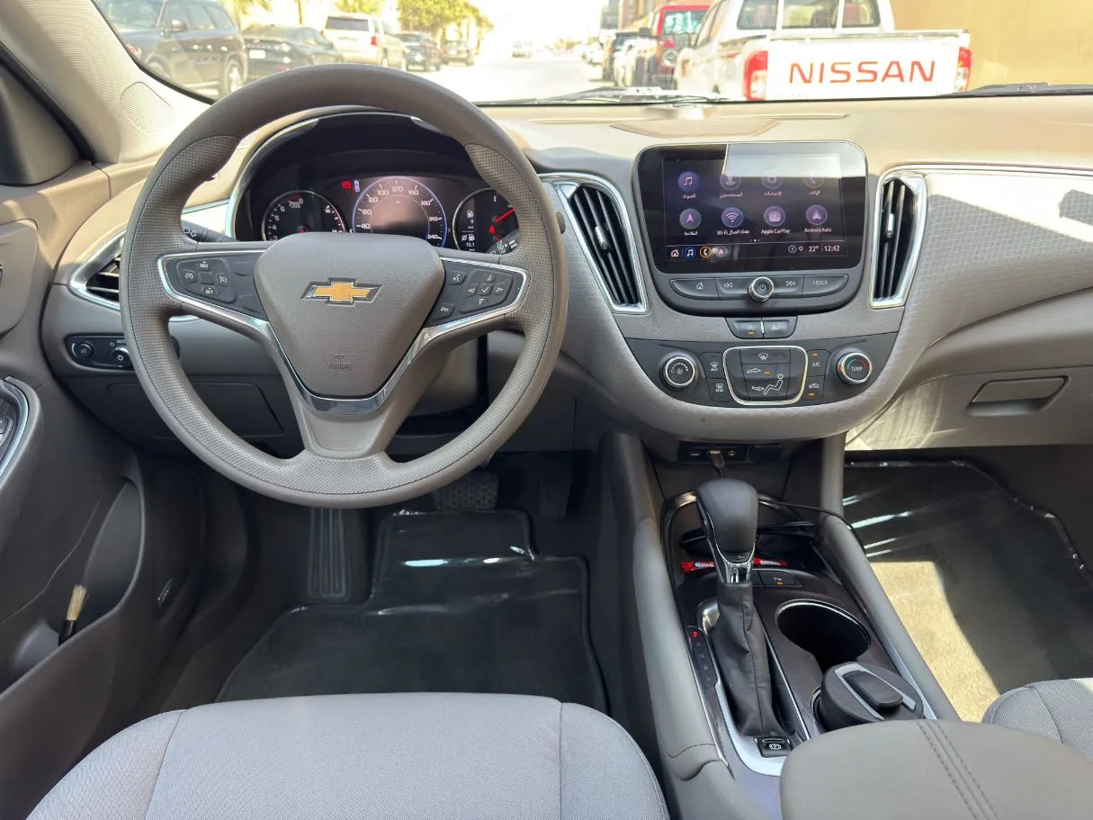 Car image 17