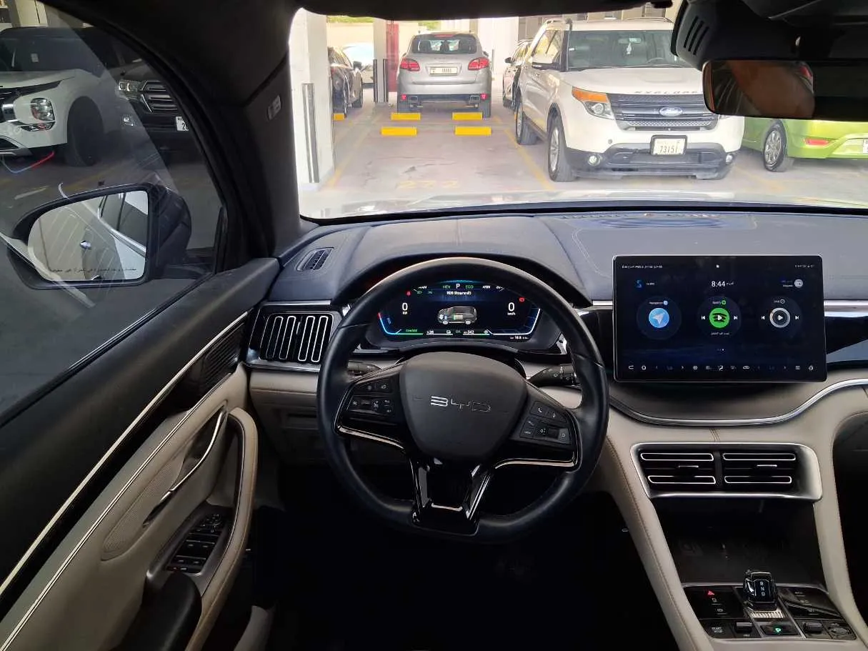 Car image 14