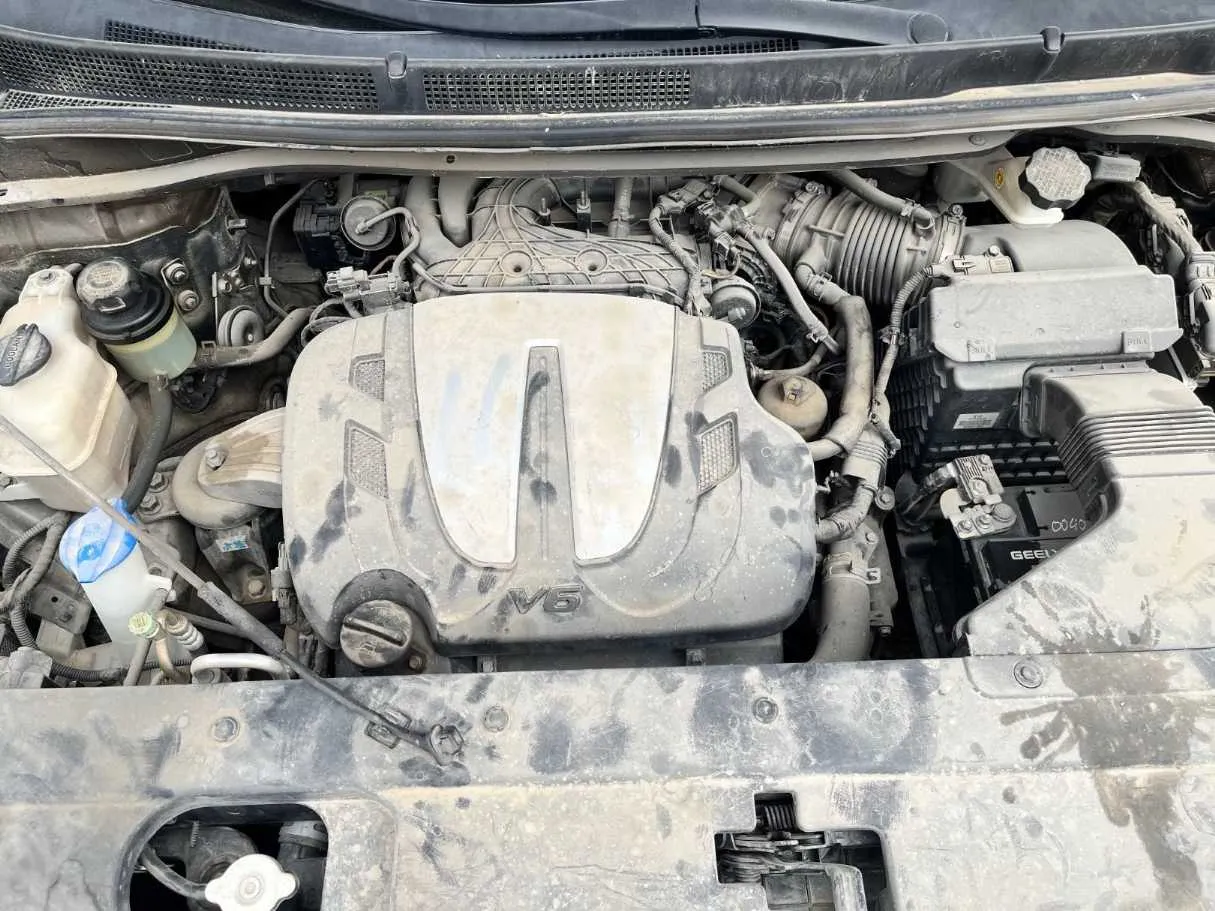 Car image 21