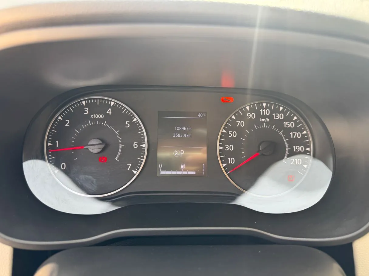 Car image 17