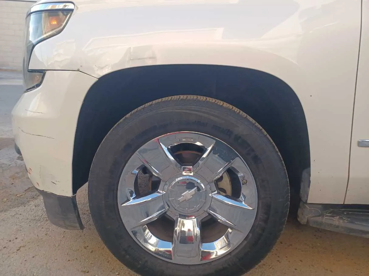 Car image 8