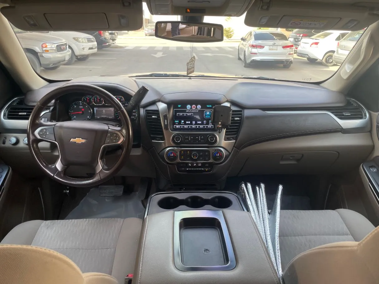Car image 16