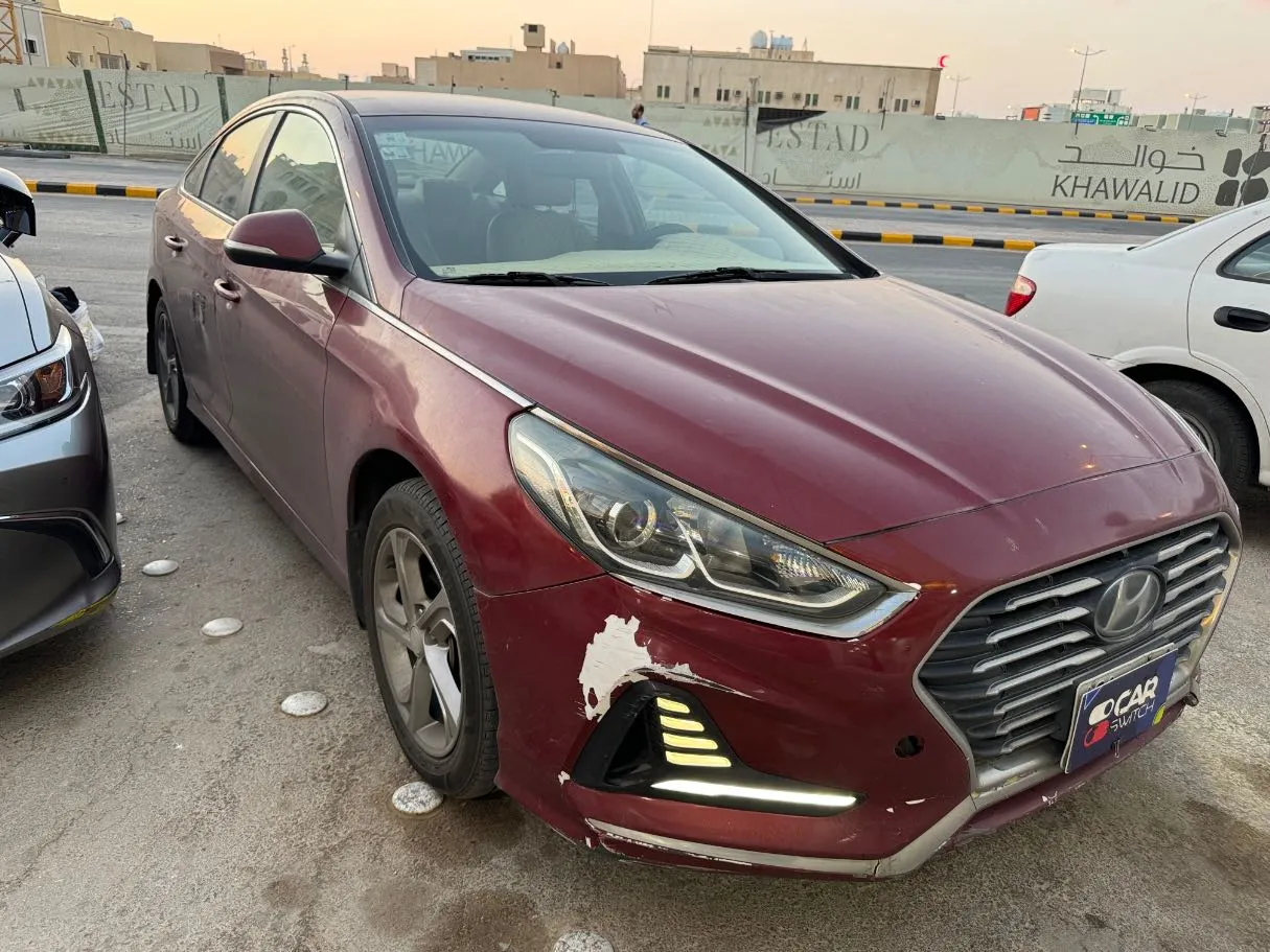 Car image 3