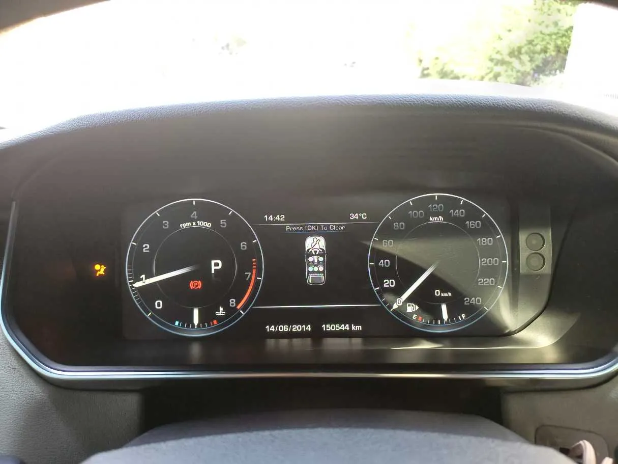 Car image 18