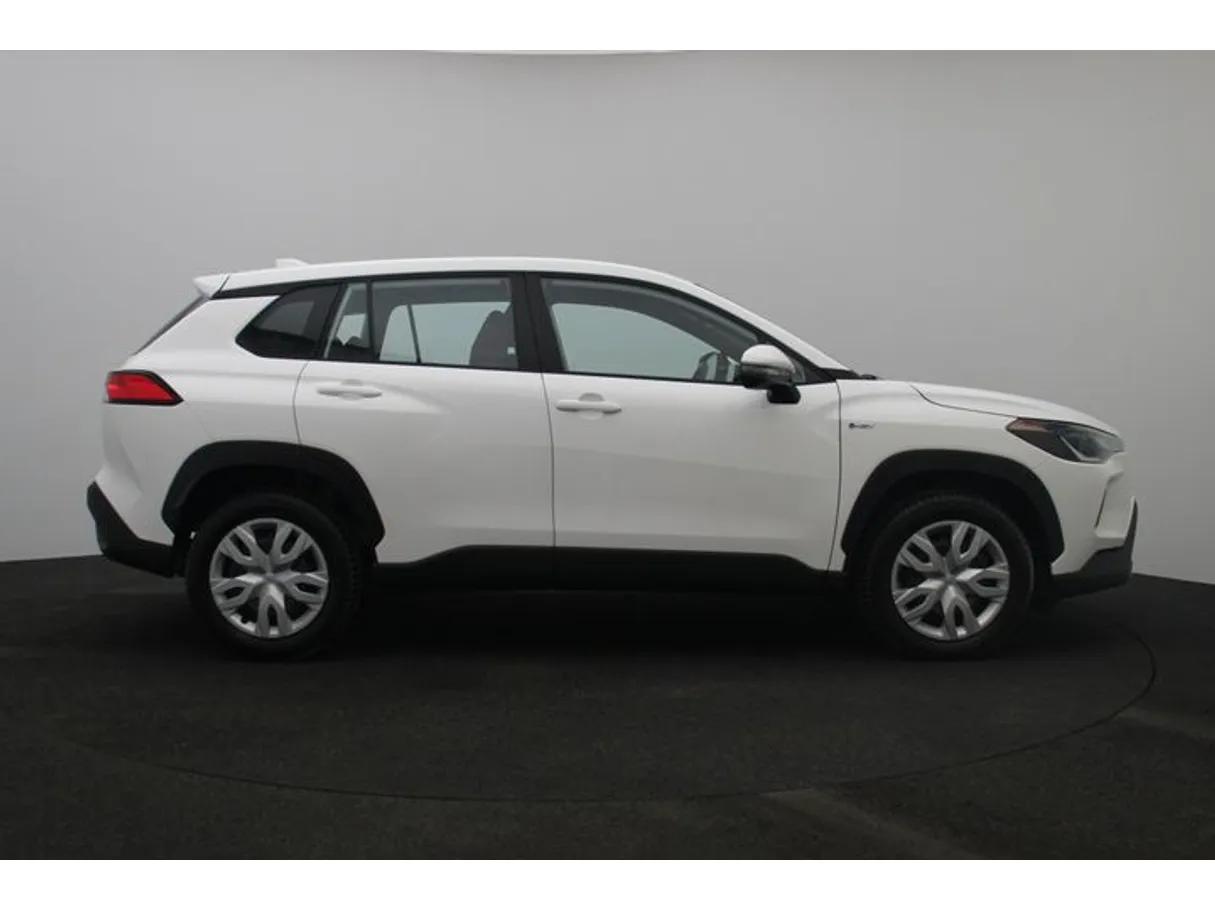 Car image 13