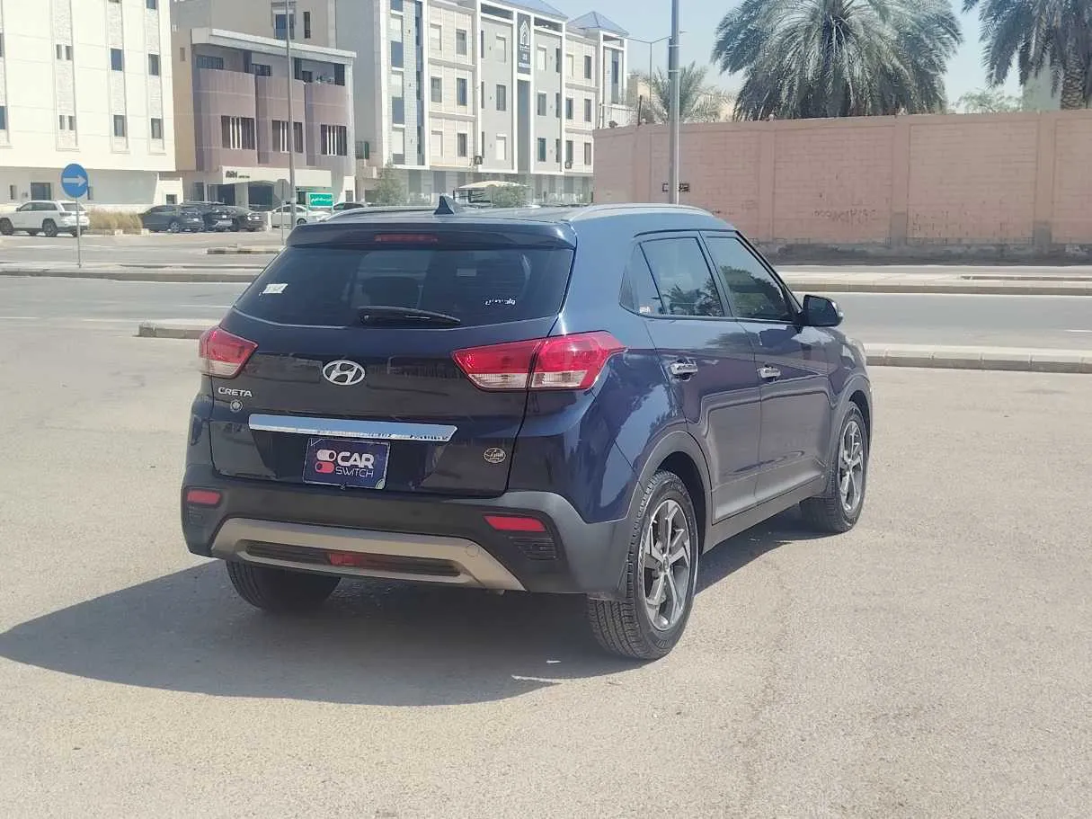 Car image 5