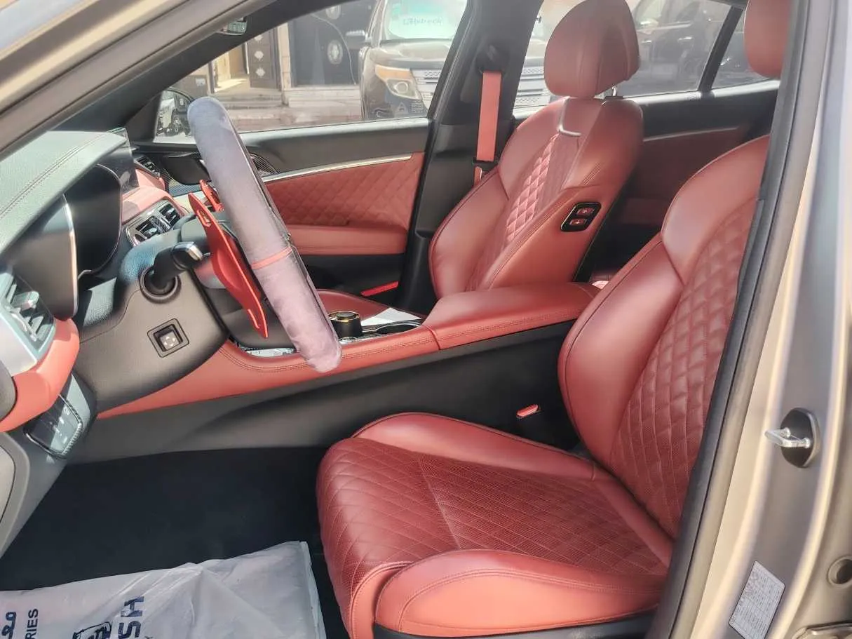 Car image 13
