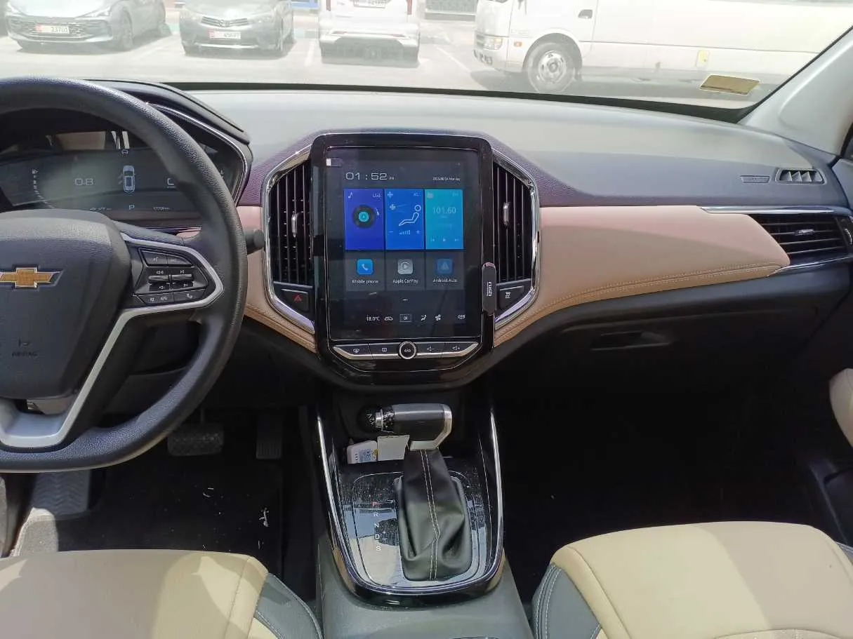 Car image 15