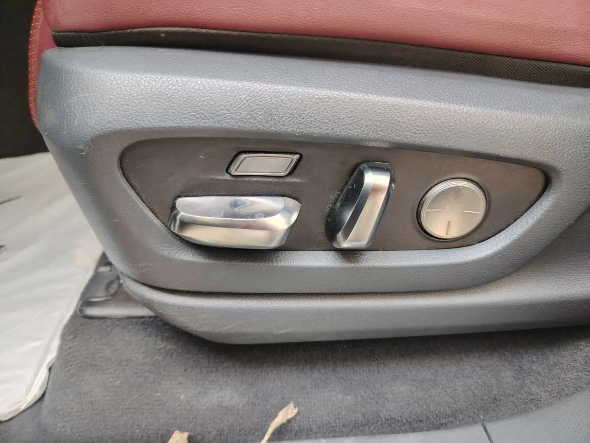 Car image 41