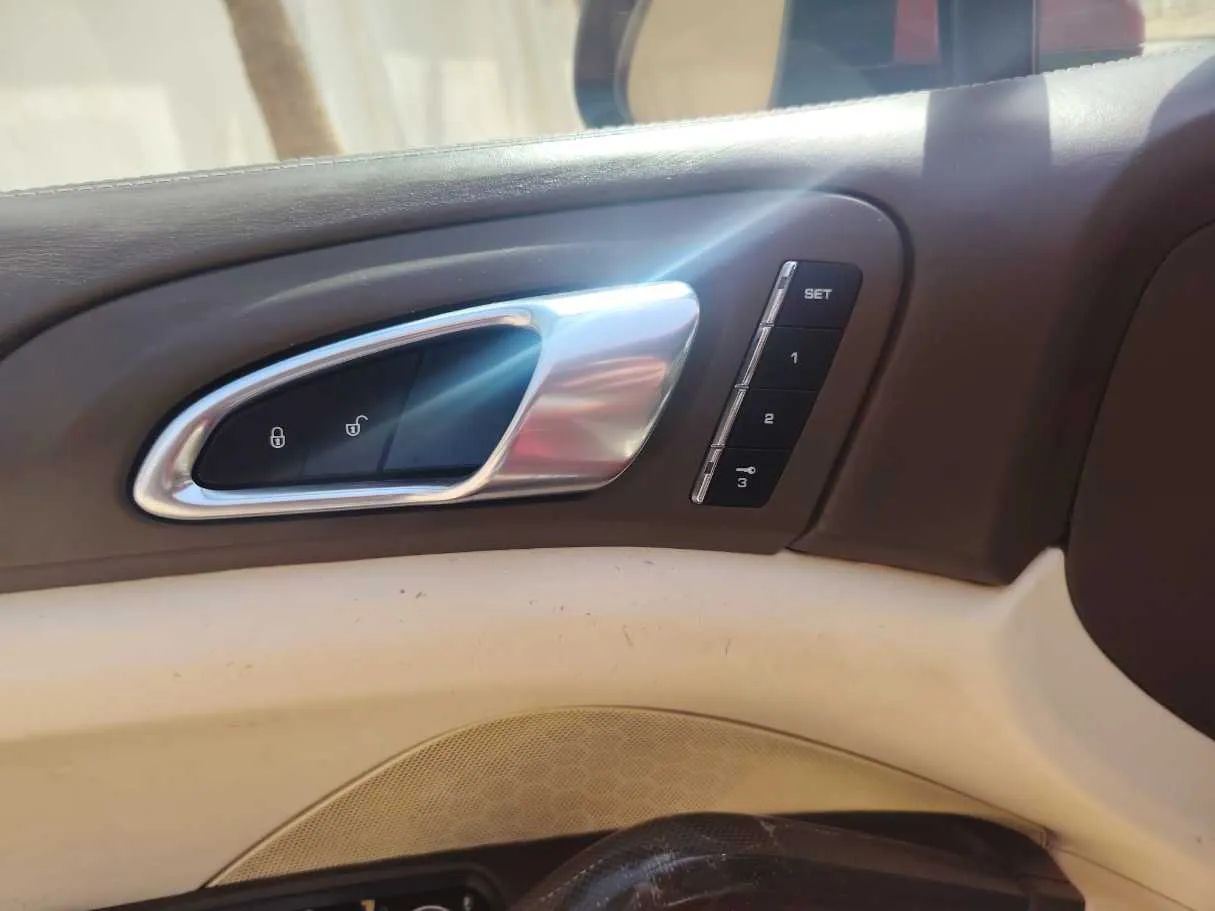 Car image 31