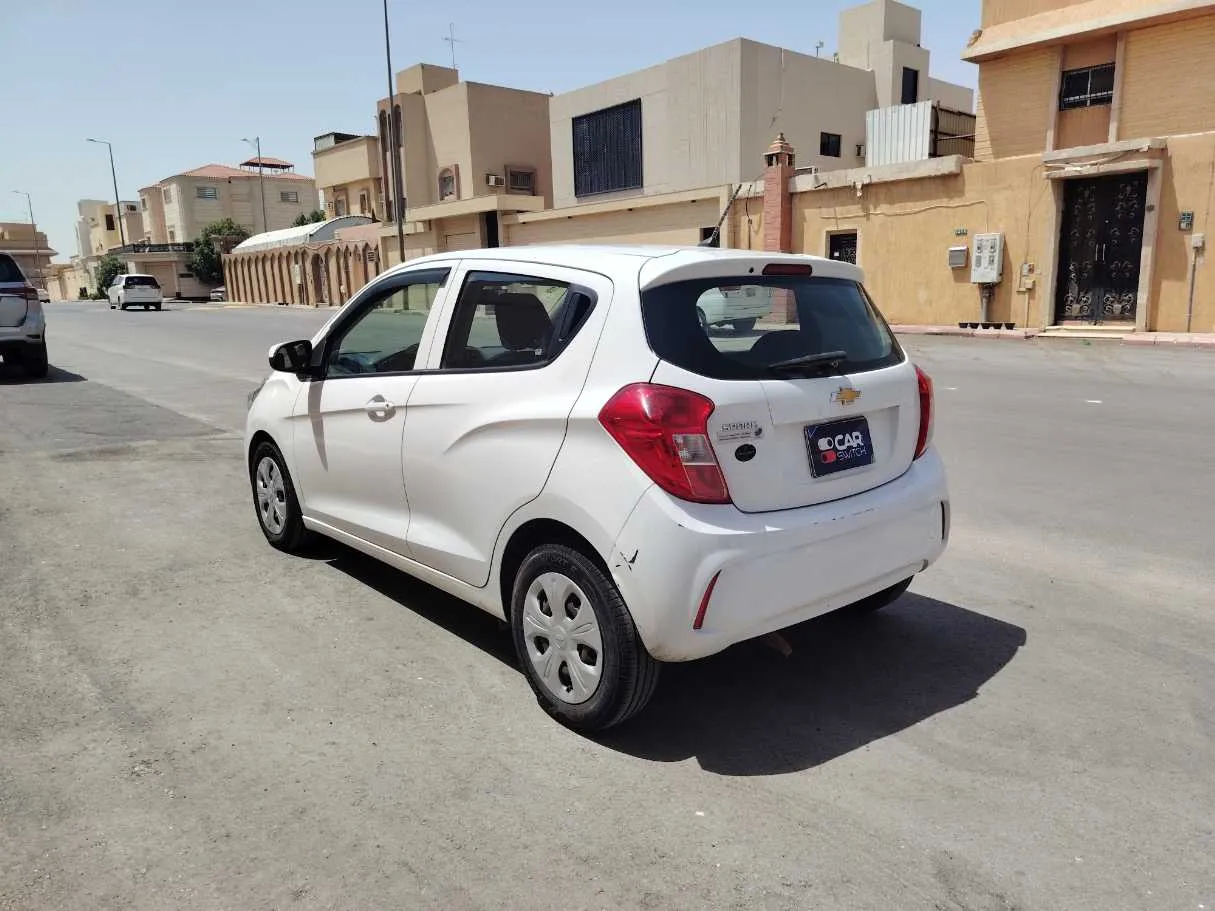 Car image 7