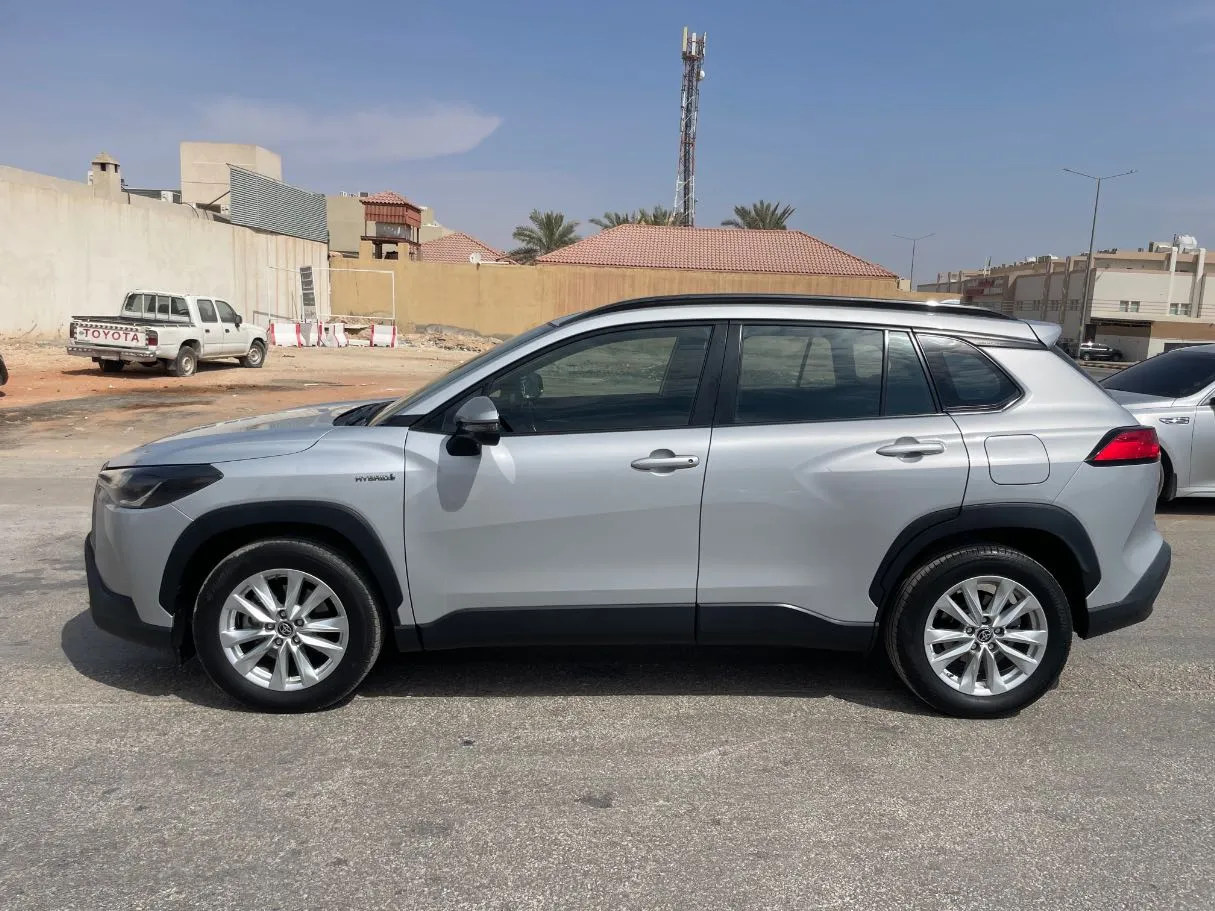 Car image 8