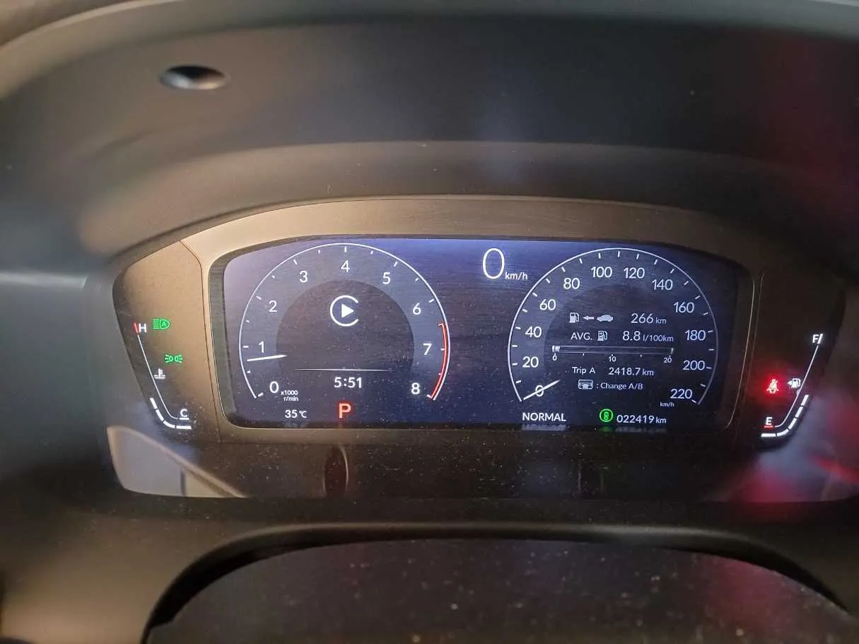 Car image 19